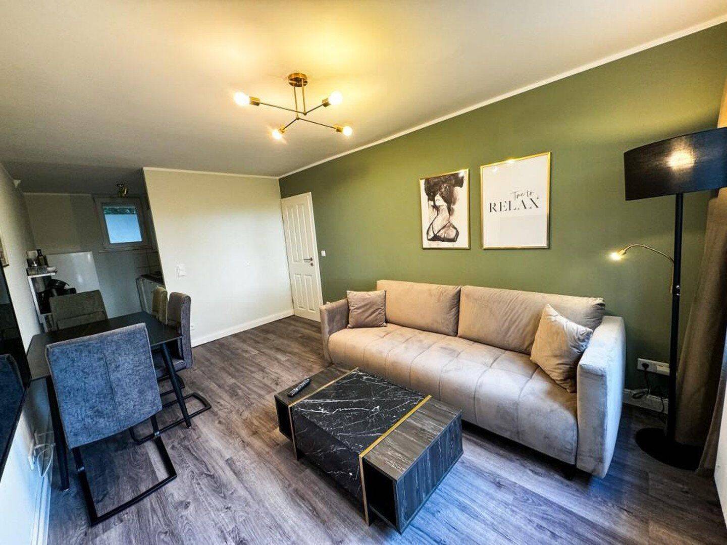 Voll möbliertes 2 1/2 Zimmer Apartment mit Balkon und High-Speed-Internet