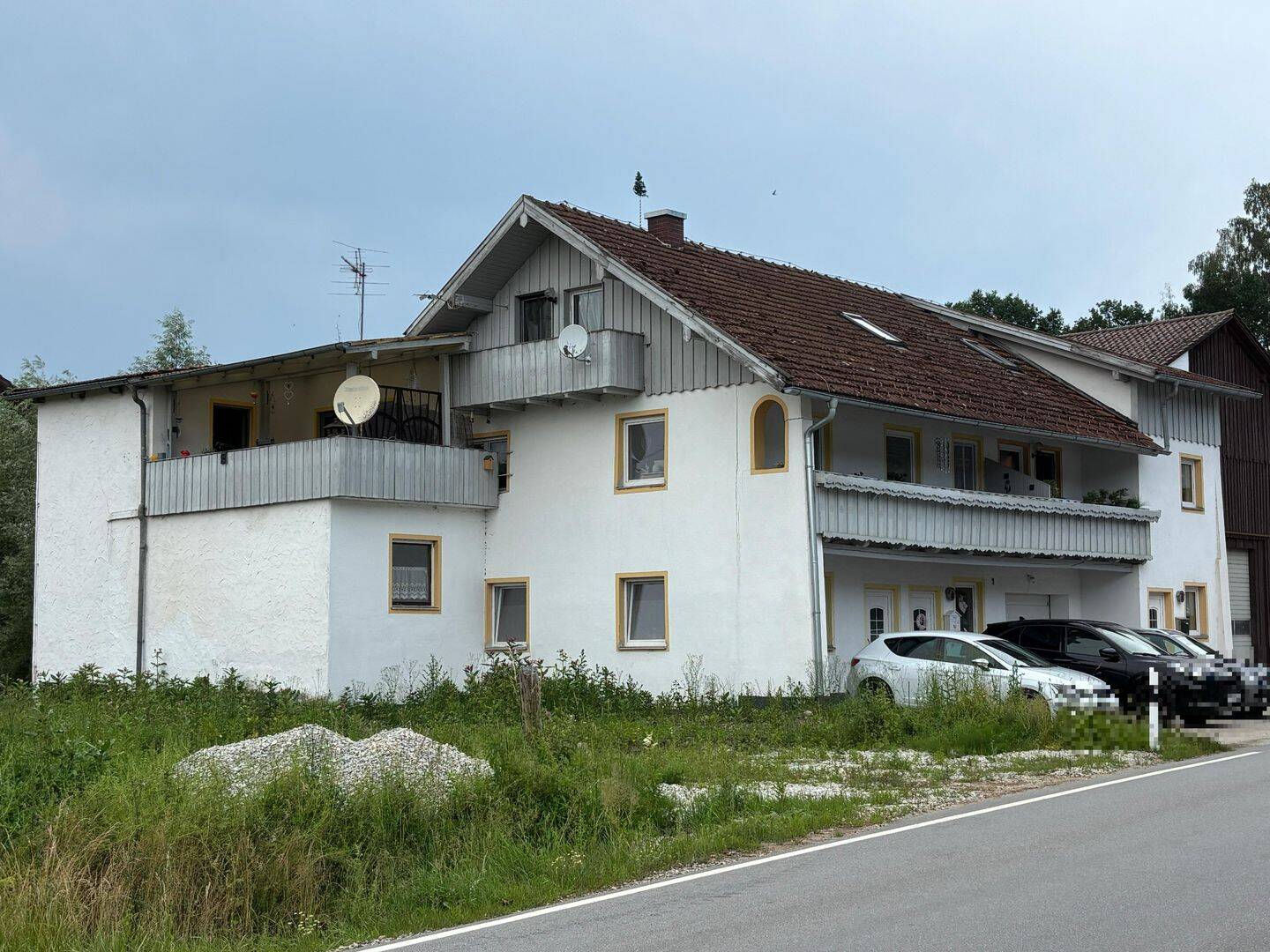 Gepflegtes Zweifamilienhaus in Viechtach, Ortsteil Pirka, 94234 Viechtach