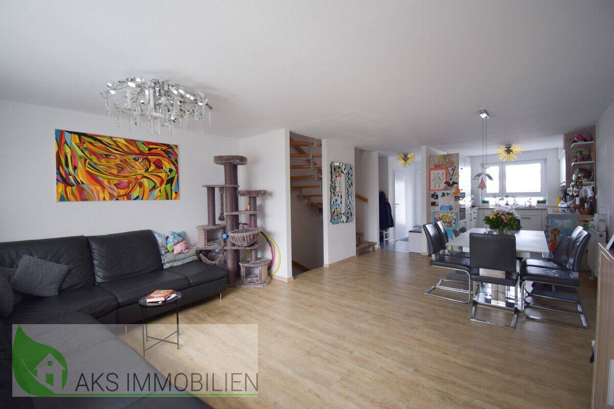 Schönes Reihenmittelhaus in einer perfekten Lage in Büchenbronn, 75180 Pforzheim (Büchenbronn Dillweißenstein Sonnenberg Sonnenhof)