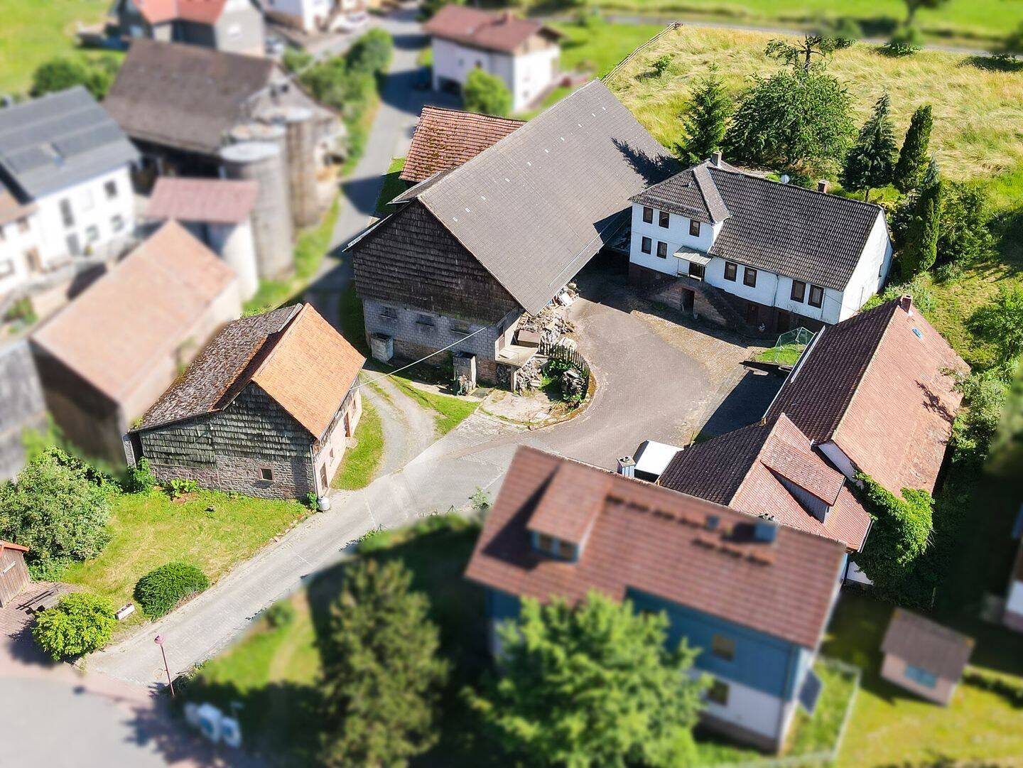Einmalige Chance: Hofreite mit Nebengebäuden & Stallungen am Ortsrand in unmittelbarer Naturnähe!, 64711 Erbach