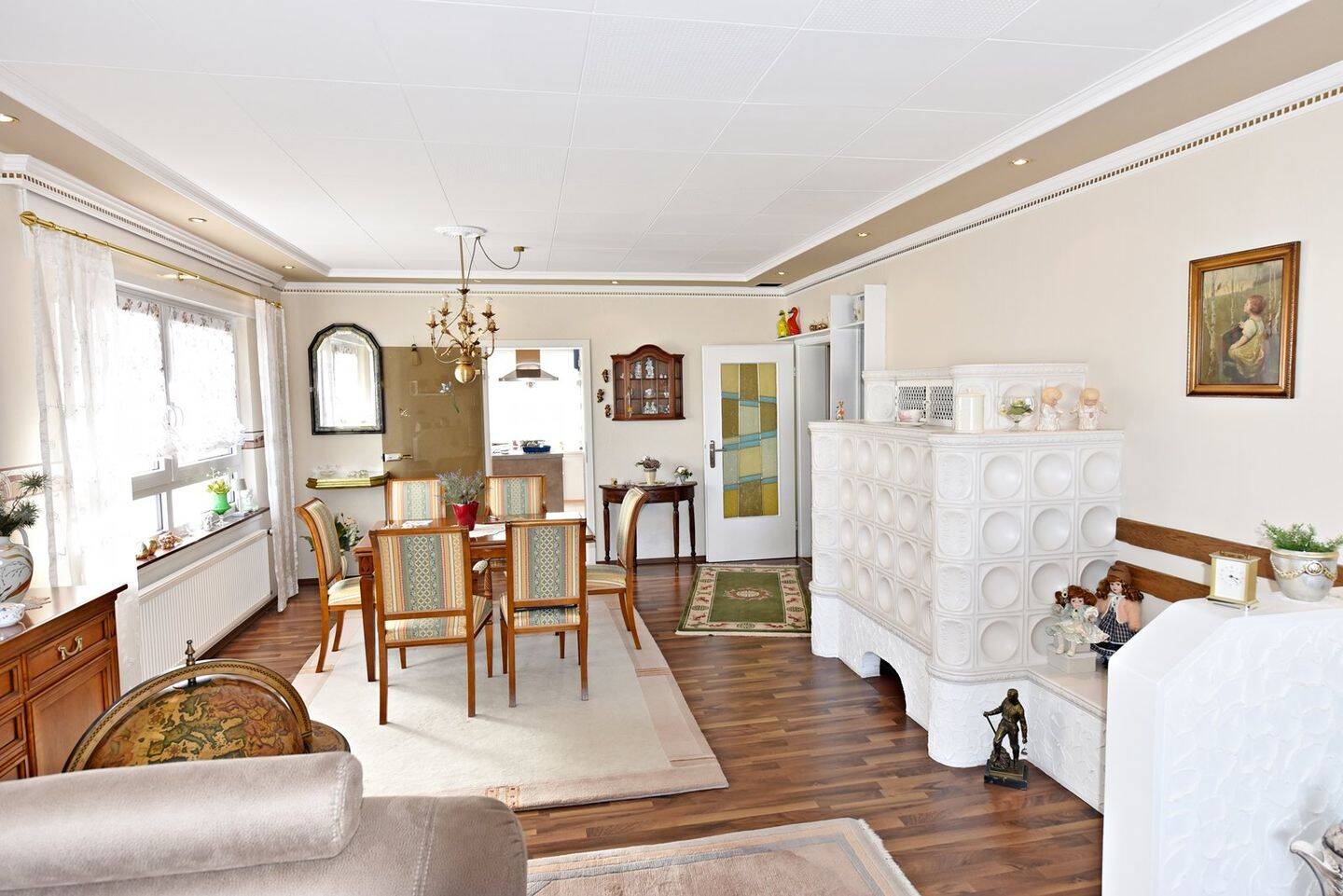 Erdgeschosswohnung 130m² im vier Parteien Haus inklusive ausgebautem Souterrain 100m², 59581 Warstein