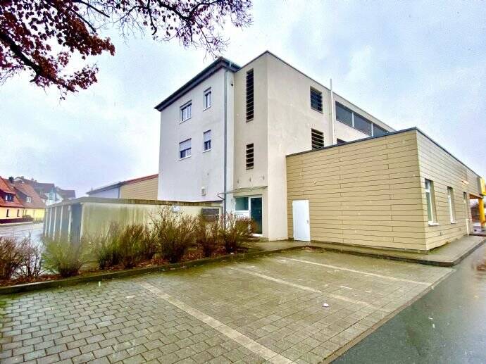 Helle, schön geschnittene 3-Zimmer-Wohnung mit Balkon in der 1. Etage!, 90596 Schwanstetten