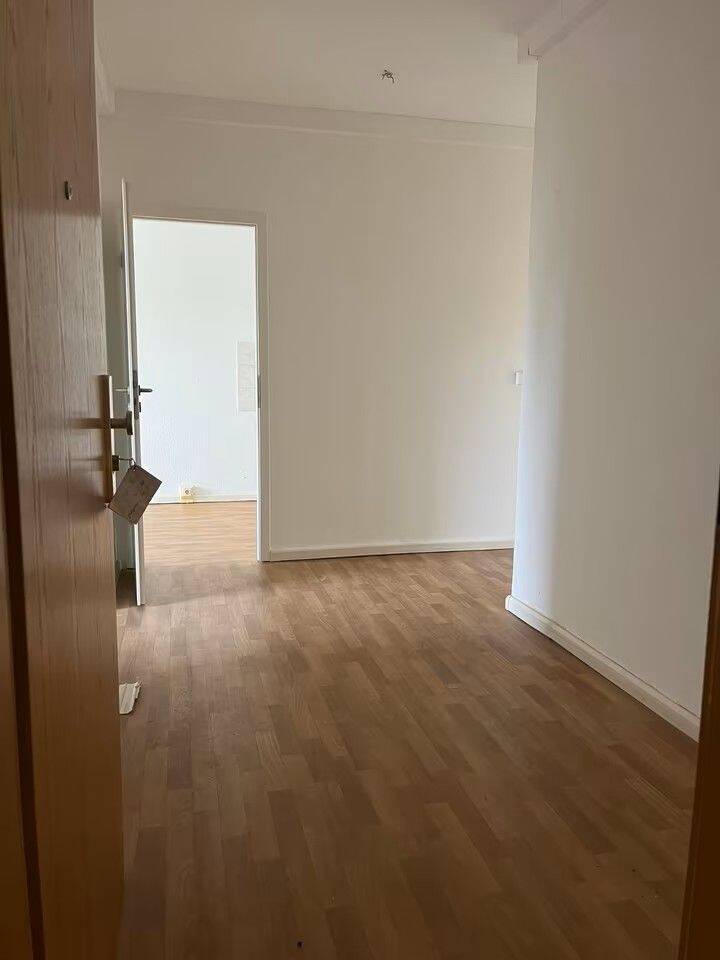 Modernisierte 3-Zimmer-Wohnung im 1. Obergeschoss in Rosenow, 17091 Altenhagen