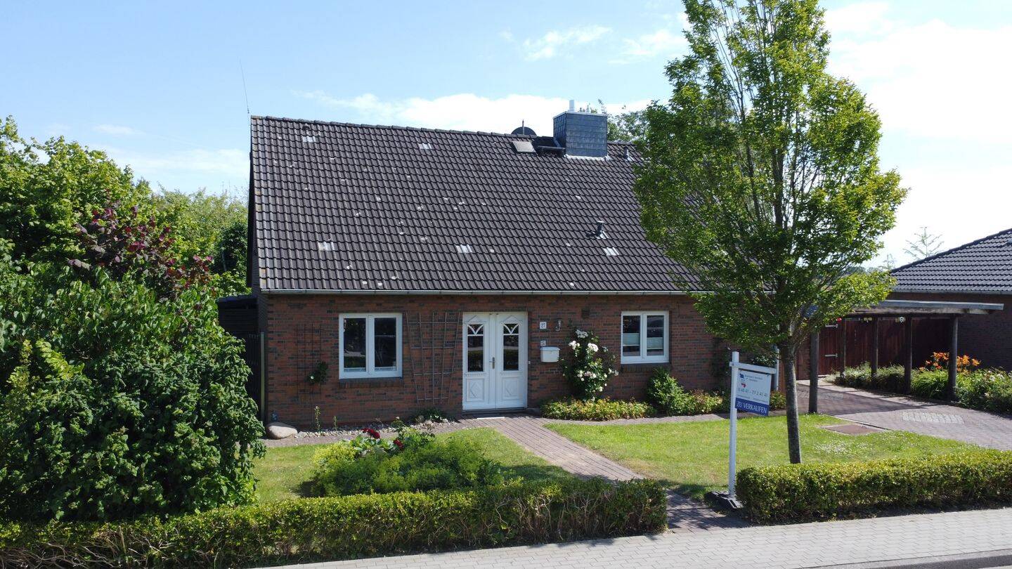 Charmantes Einfamilienhaus mit sonnigem Garten und Wohnflächenreserve im Dachgeschoss, bei Friedrichstadt in Koldenbüttel, 25840 Koldenbüttel