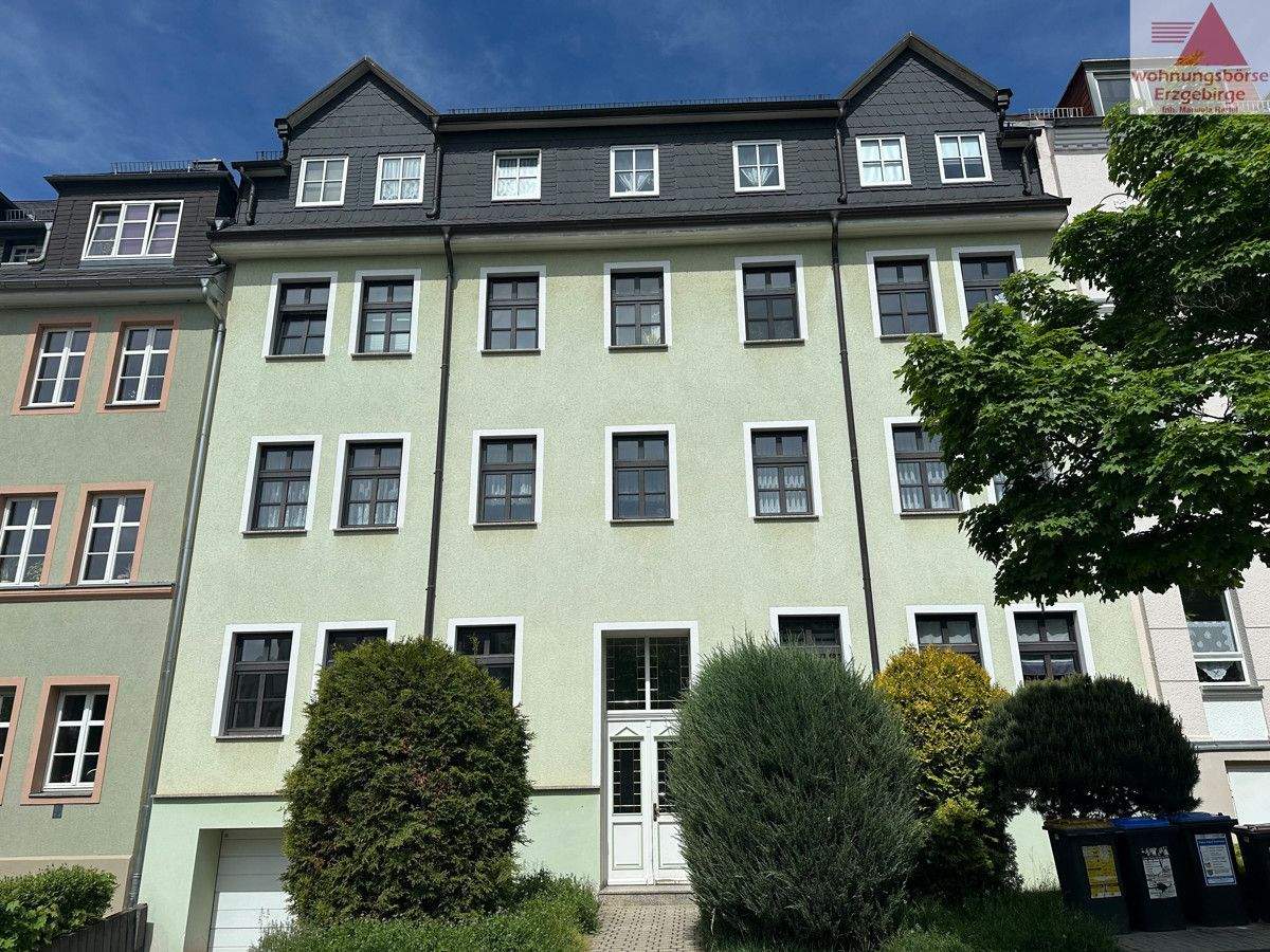 Helle 2-Raum-Wohnung mit Balkon!