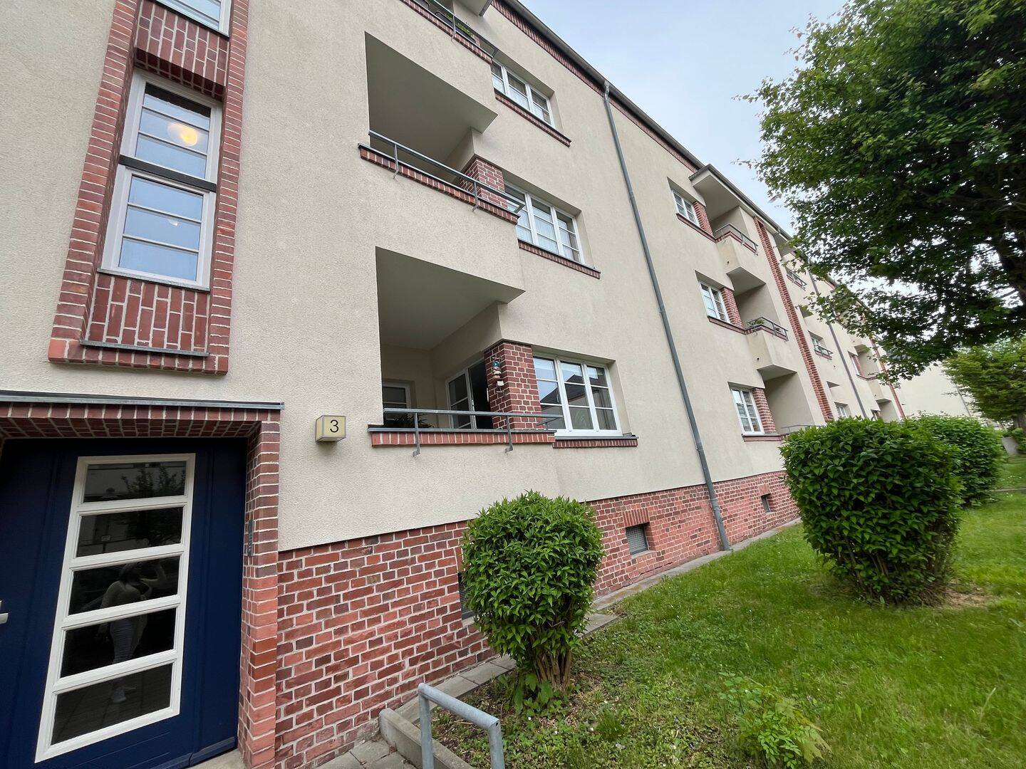Großzügige 2-Zimmer Wohnung inkl. EBK und Balkon, 9228 Chemnitz (Murschnitz Wittgensdorf Zentrum)