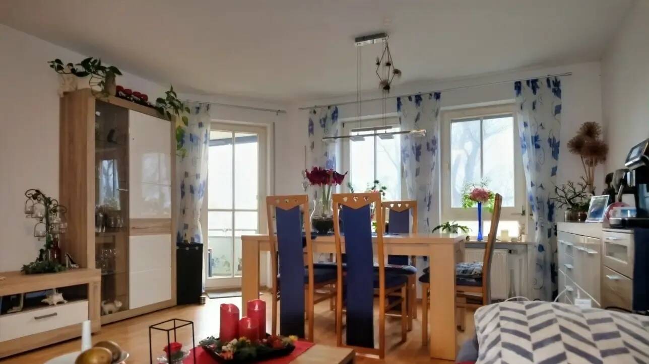 Erstbezug nach Sanierung mit Balkon: Stilvolle 3-Raum-Wohnung in Gottmadingen, 78244 Gottmadingen