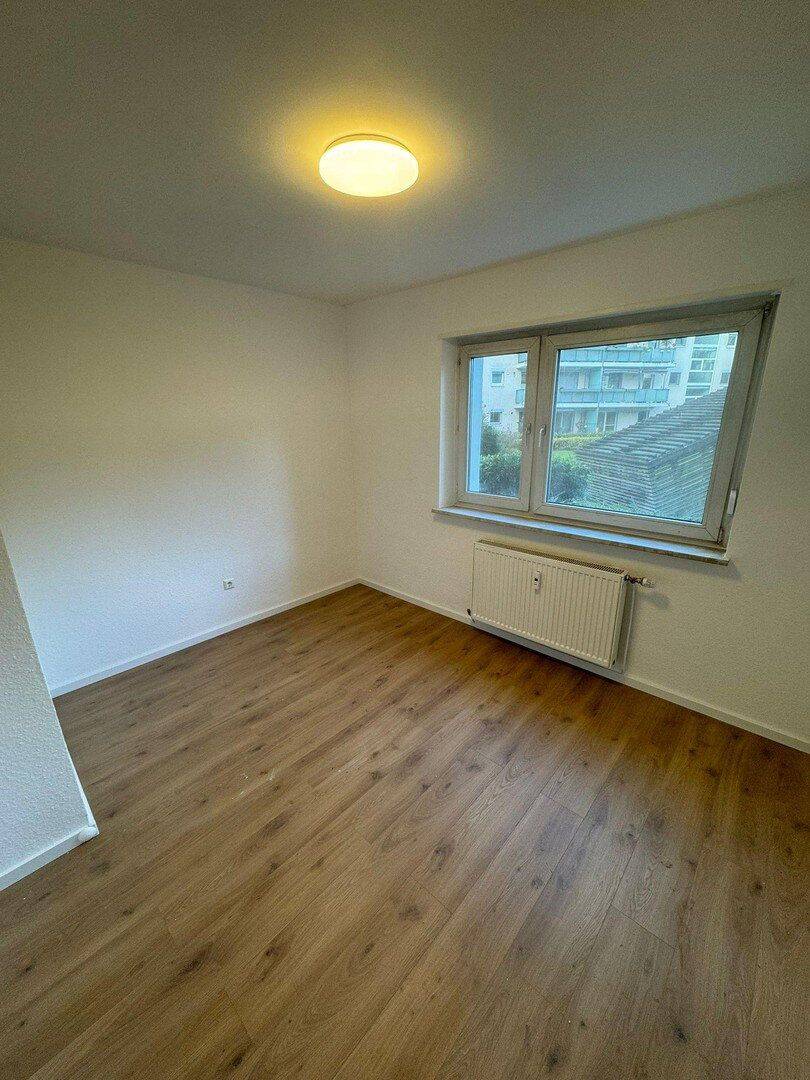 ?? Möbliertes WG-Zimmer in 3er-WG in zentraler Lage Karlsruhe – ab 15.06.2026, 76137 Karlsruhe