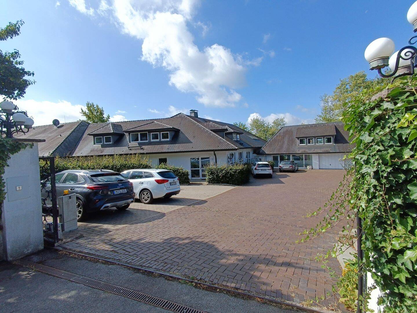 Großzügige Villa Wohnung – fast wie ein Haus. Haustiere Willkommen!, 32547 Bad Oeynhausen