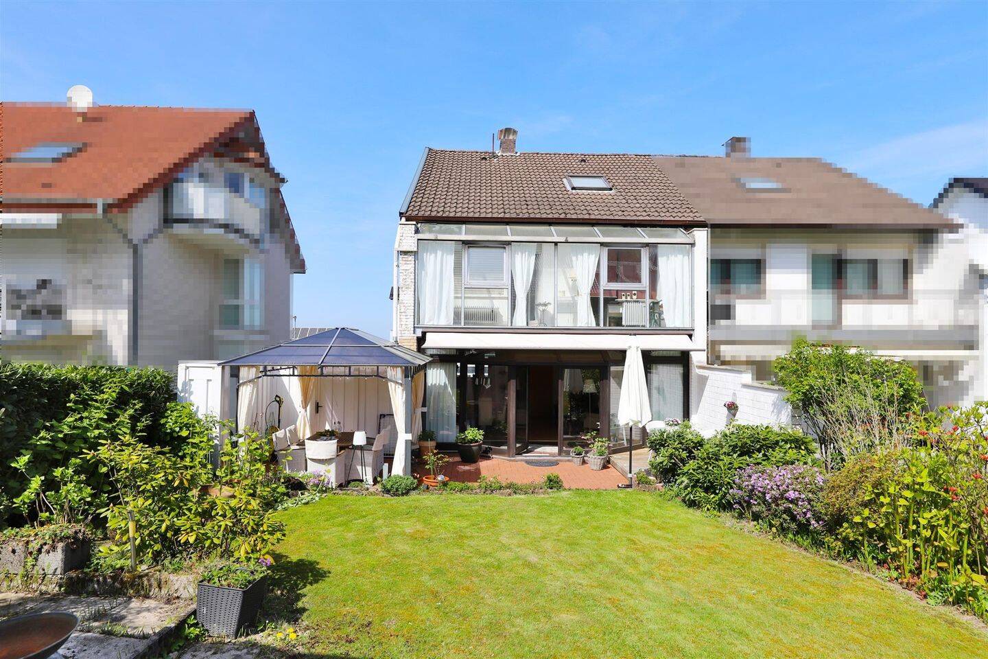 == Eigenheim mit Garten für die Familie – Schöne DHH in Bielefeld-Stieghorst ==, 33605 Bielefeld (Sieker Stieghorst)