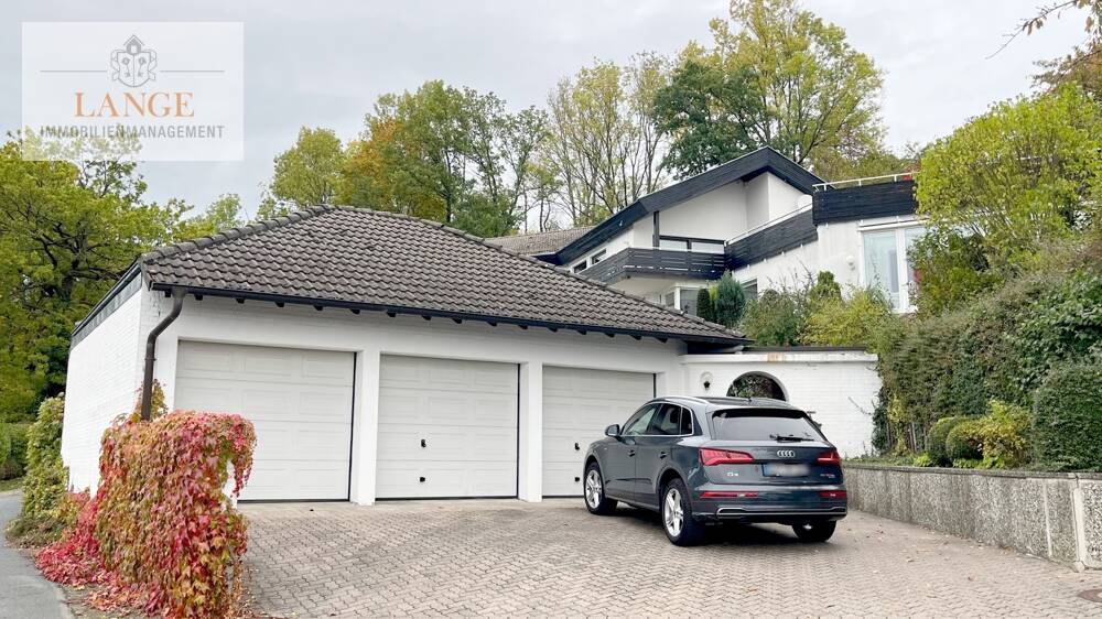 Alfeld-Leine: Tolle Villa auf Erbpachtgrundstück mit Schwimmbad in bester Hangwohnlage zu verkaufen., 31061 Alfeld (Leine)