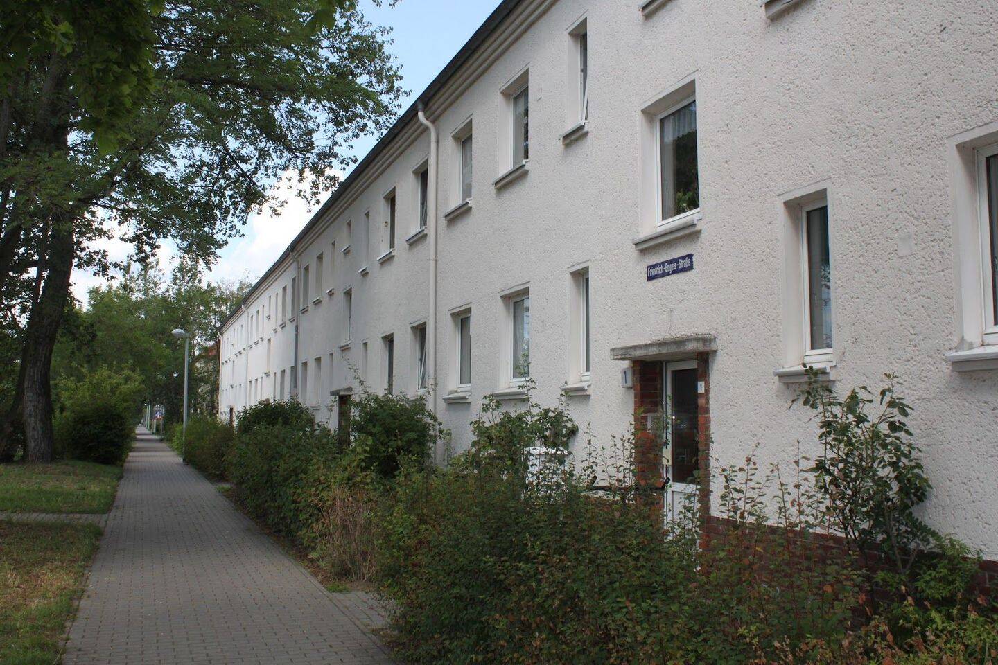 Ruhige Erdgeschoss Wohnung auf dem Klingenberg mit Badewanne TOP renoviert, 14770 Brandenburg an der Havel (Altstadt Nord)