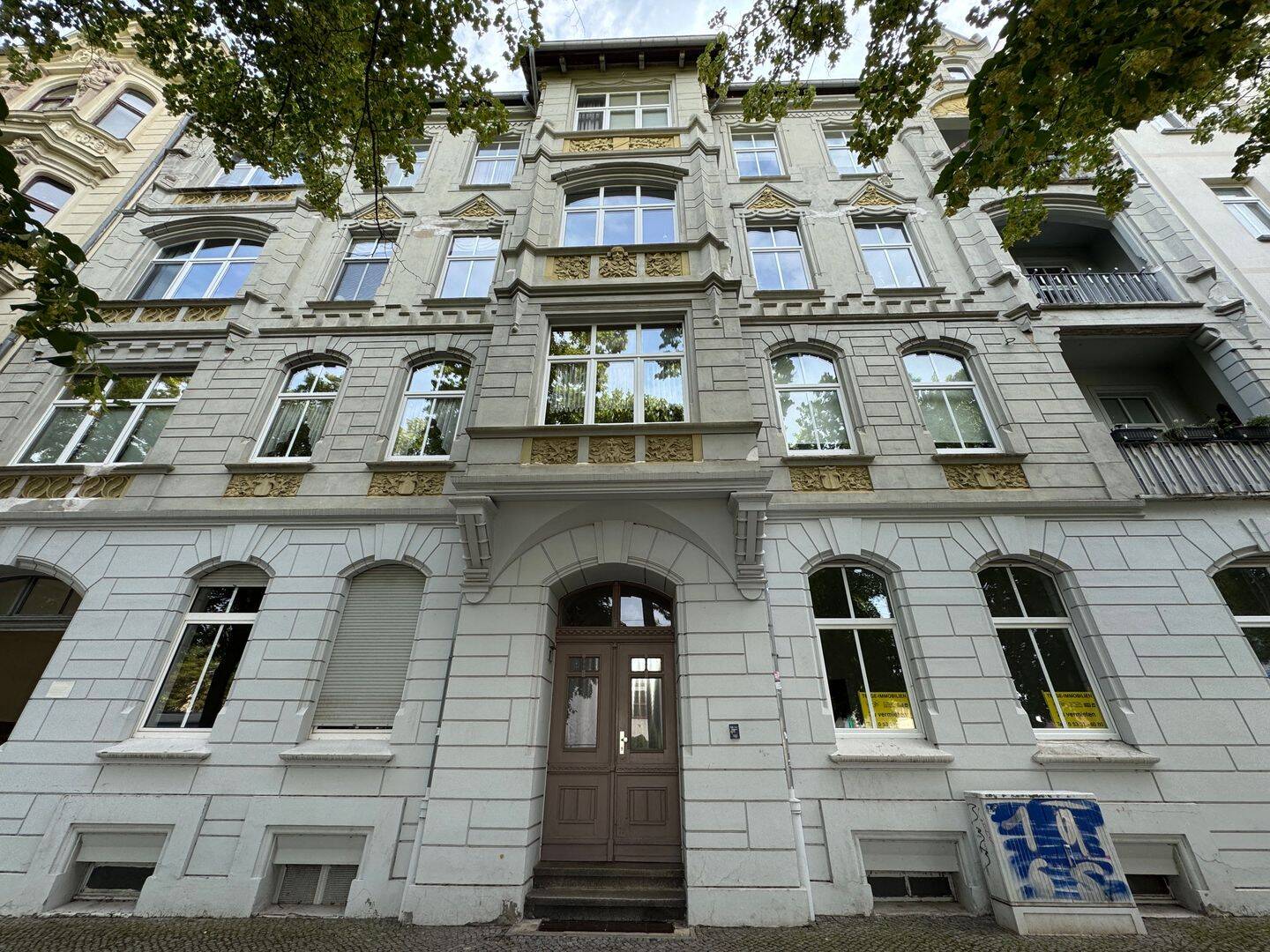 Altbauwohnung – Geräumige 3-Zimmer-Wohnung mit 97 m² im EG – sofort verfügbar!, 39106 Magdeburg (Alte Neustadt)