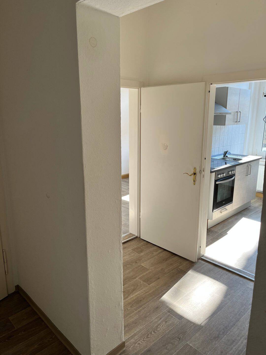 Einbauküche inkl. Bezahlbare 2-Raum-Wohnung – zentrale Lage in Crimmitschau, 8451 Crimmitschau