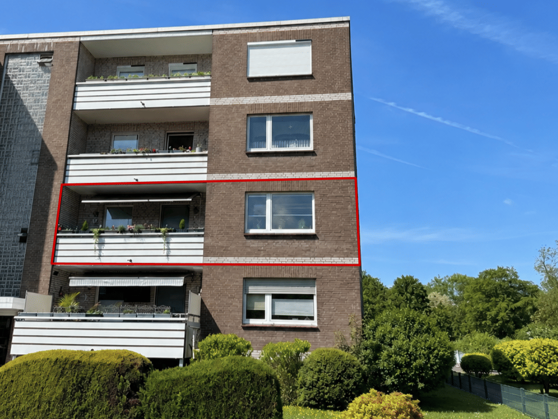 Großzügige 4-Zimmer-Wohnung mit Balkon und Stellplatz in Voerde, 46562 Voerde (Niederrhein)