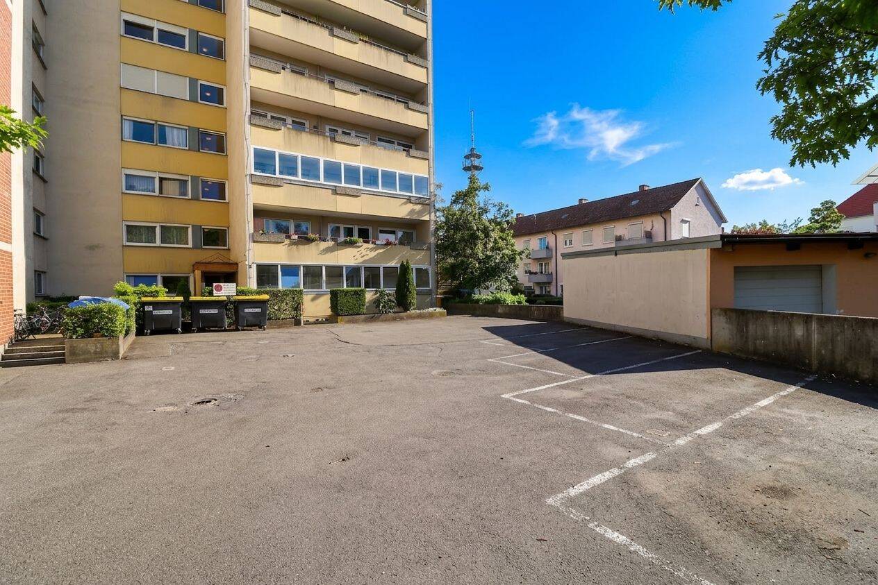 Gepflegte 2-Zimmer-Erdgeschosswohnung mit Balkon in Singen (Hohentwiel), 78224 Singen (Hohentwiel)