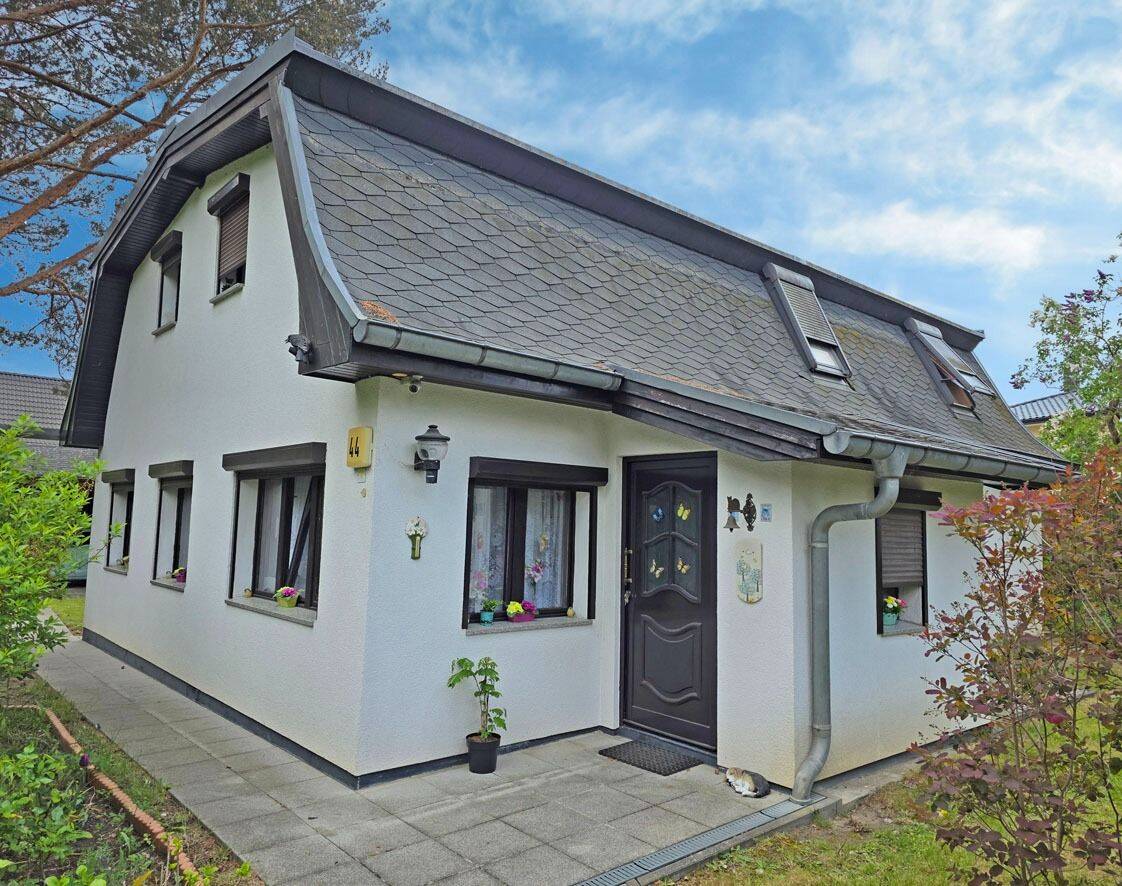 ***Idyllisch gelegenes Einfamilienhaus auf großem Grundstück nähe Rennbahnstraße! Ruhig+grün***, 13086 Berlin (Pankow Weißensee)