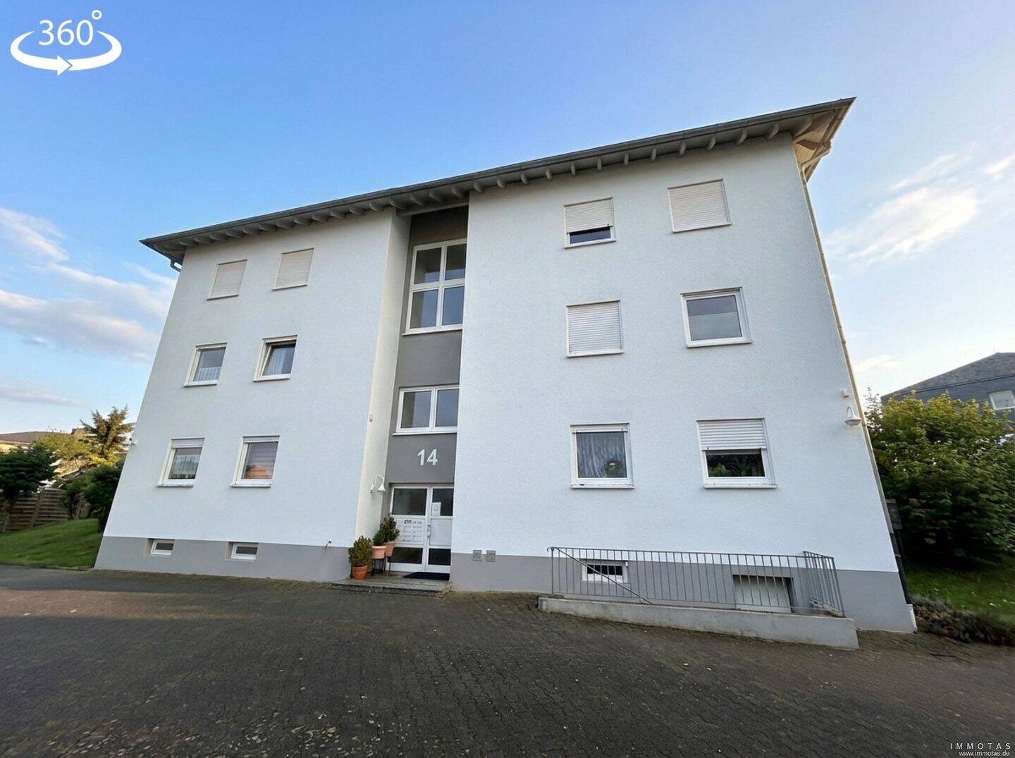 Vermietete 2-Zimmer-Eigentumswohnung mit Balkon & Stellplatz in Idar-Oberstein/Göttschied, 55743 Idar-Oberstein