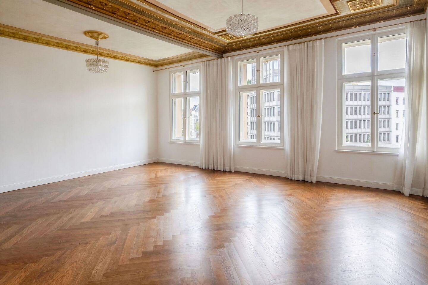Erker, Stuck und Flügeltüren: Ihre herrschaftliche Residenz im Haus Feuerland, 10115 Berlin (Mitte Wedding)