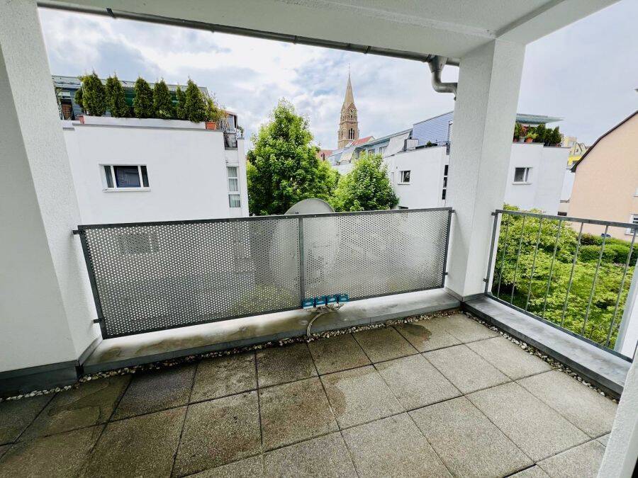 Provisionsfrei, teilmöblierte, helle 3,5-Zi.-Whg. 74qm mit EBK, Loggia, Gäste-WC und Abstellkammer im Herzen von S-Zuffenhausen, bezugsfrei ab 01.10.2, 70435 Stuttgart (Stammheim Zuffenhausen)