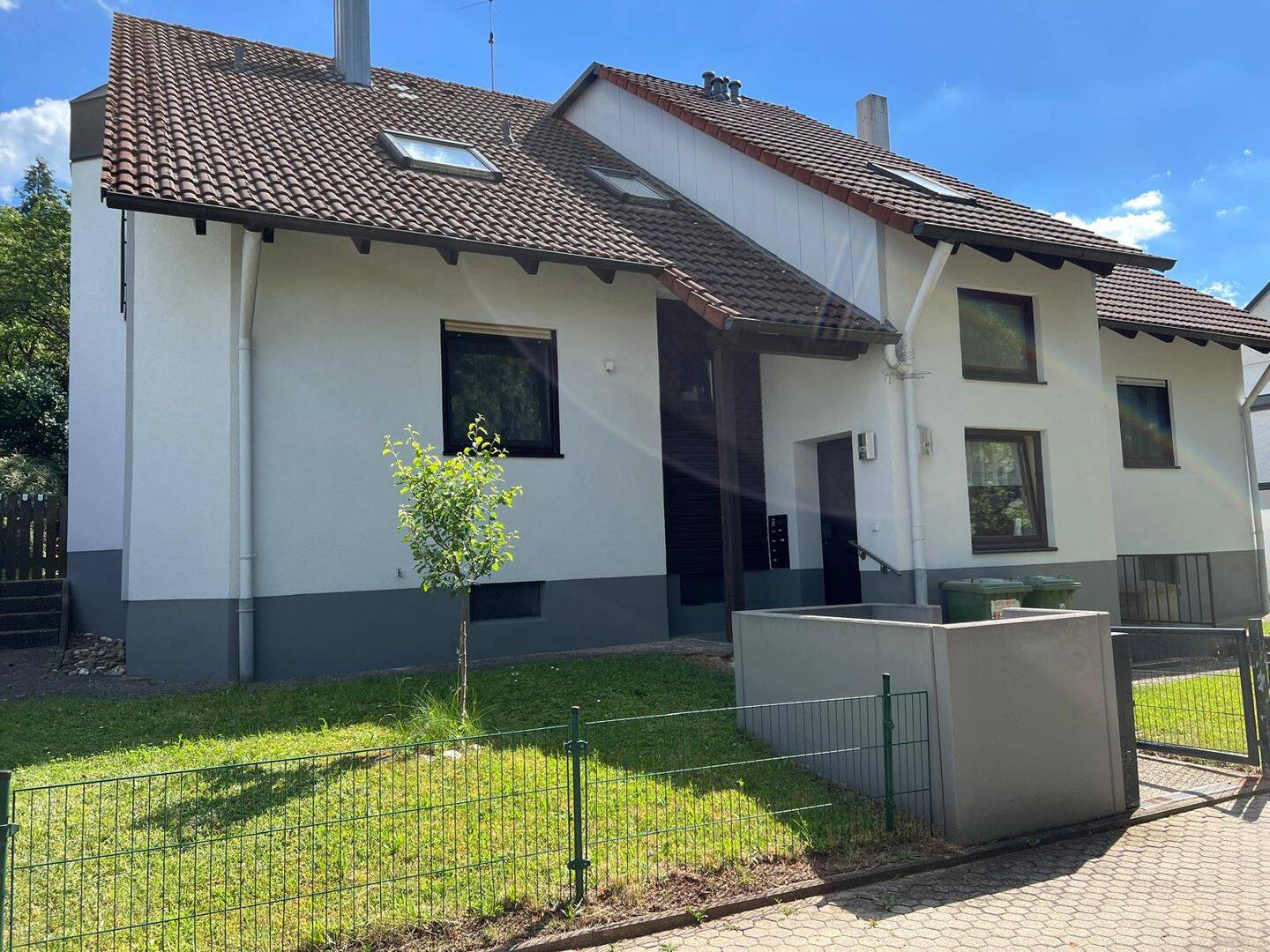 Drei-Zimmer-Dachgeschoß-Wohnung vollmöbliert mit zusätzlichem Büro im Untergeschoß, 91522 Ansbach