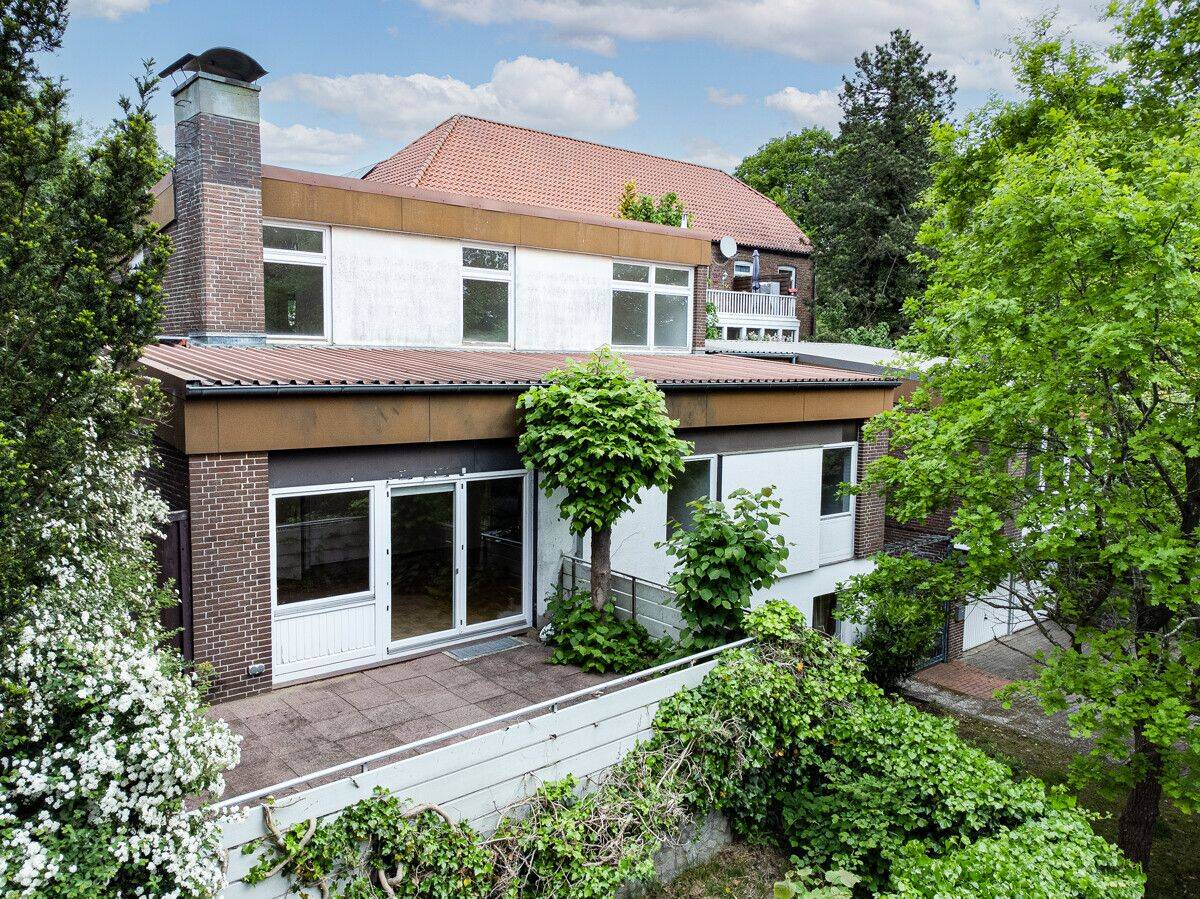 Großzügiges Architektenhaus mit Einliegerwohnung in ruhiger Lage von Burg (Dithmarschen), 25712 Burg (Dithmarschen)