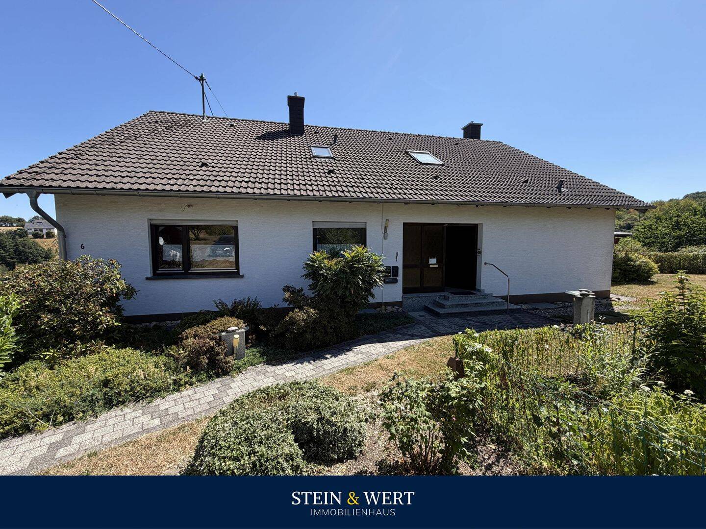 Viel Platz für Ihre Pläne: Wohnhaus mit 4-5 Wohneinheiten in ruhiger Lage von Berglicht, 54426 Berglicht