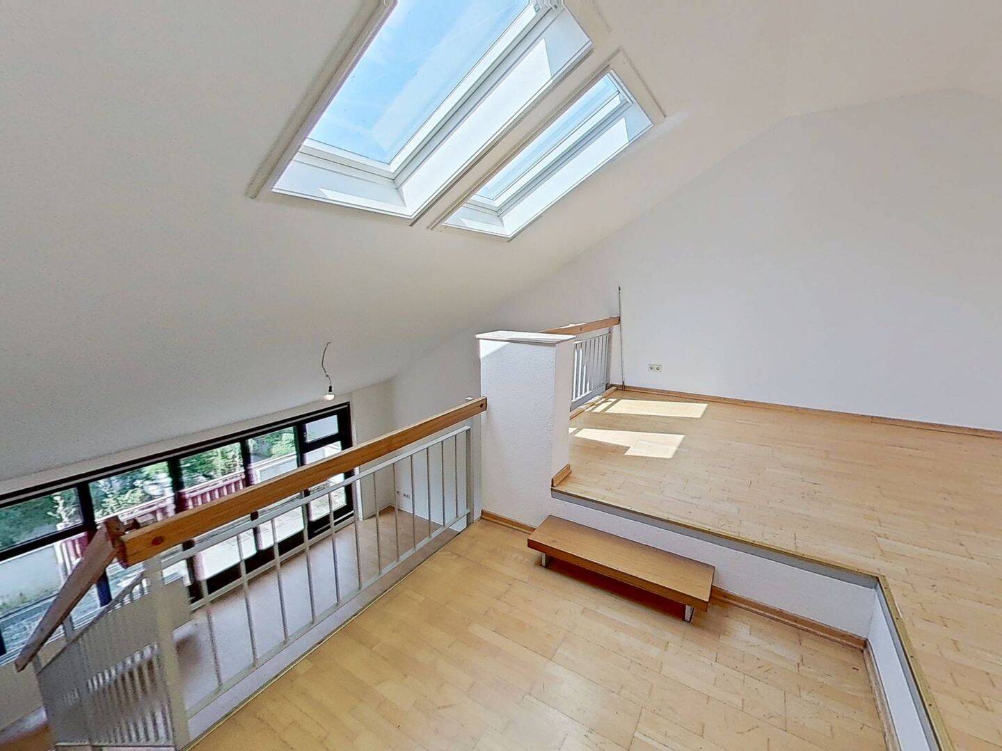 Ein einzigartiges Zuhause: Große 2-Zimmer-Wohnung mit GALERIE und BALKON, 53757 Sankt Augustin