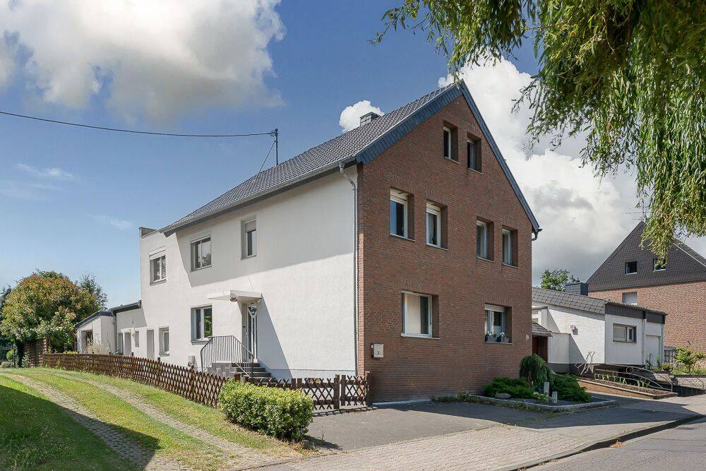 Familiengerechte Doppelhaushälfte mit Ausbaupotential & möglicher Dachterrasse!, 53332 Bornheim