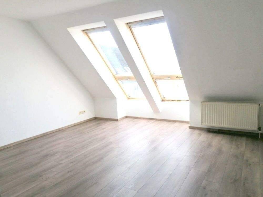 !! Dachgeschoss, 3-Zimmer-Wohnung mit Laminat und Aufzug !! – Chemnitz – Bild 1 von 1