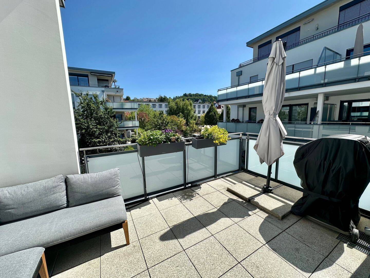 Moderne, helle 3-ZKB-Wohnung mit Einbauküche, Balkon, Garage in zentraler Lage in Weinheim, 69469 Weinheim