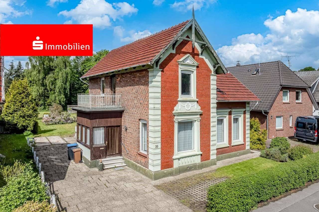 Stark sanierungsbedürftiges Zweifamilienhaus mit großzügigem Grundstück!, 25358 Horst (Holstein)