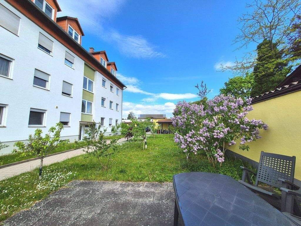 Gepflegtes 8-Familienhaus mit Garagenhof auf großzügigem Grundstück und Entwicklungspotenzial, 90592 Schwarzenbruck