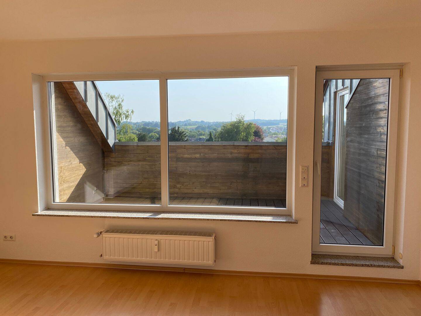 Dachgeschosswohnung mit Loggia, 3 ZKB und Gäste-WC in Heusweiler, 66265 Heusweiler