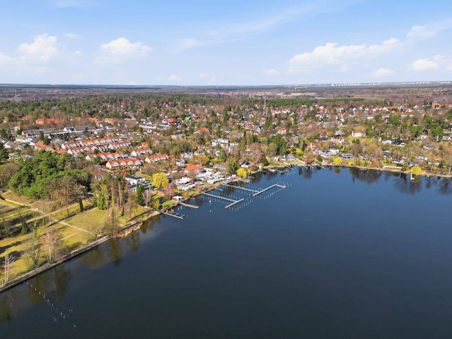 Zwischen Stadt und Natur: Reihenhaus mit Garten und Wasserzugang in Berlin-Kladow, 14089 Berlin (Spandau Gatow Kladow Kolonie Windmühlenberg)
