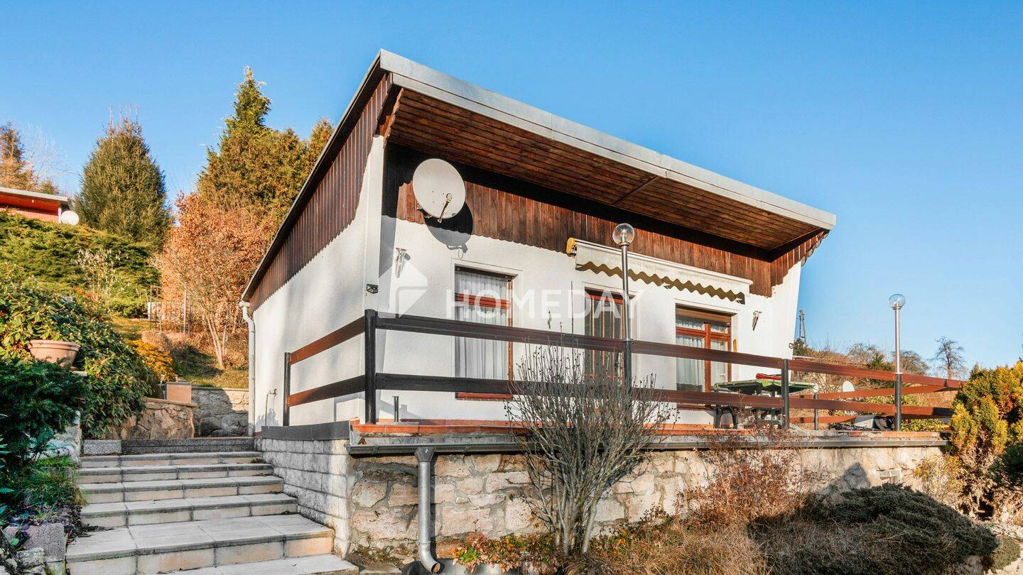 Idyllischer Rückzugsort im Naturschutzgebiet – 2-Zimmer-Bungalow in traumhafter Hanglage, 7646 Tröbnitz