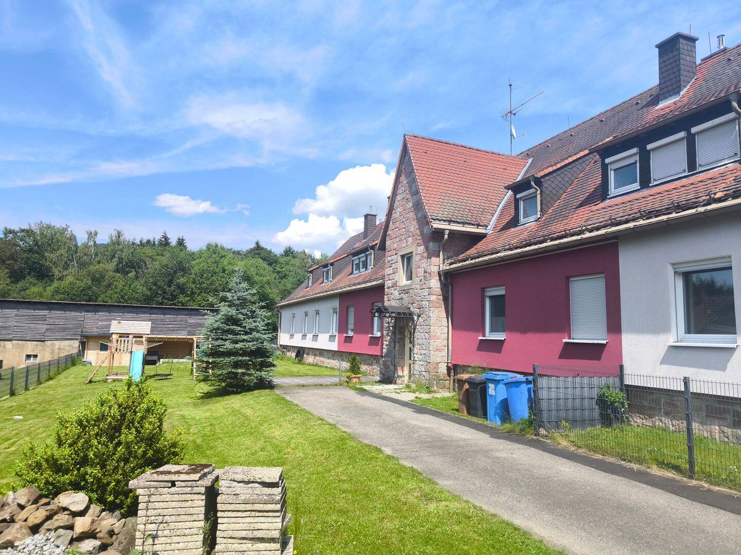 Mittelreihenhaus – 3 Wohnungen, davon 2 ausgebaut, 97772 Wildflecken