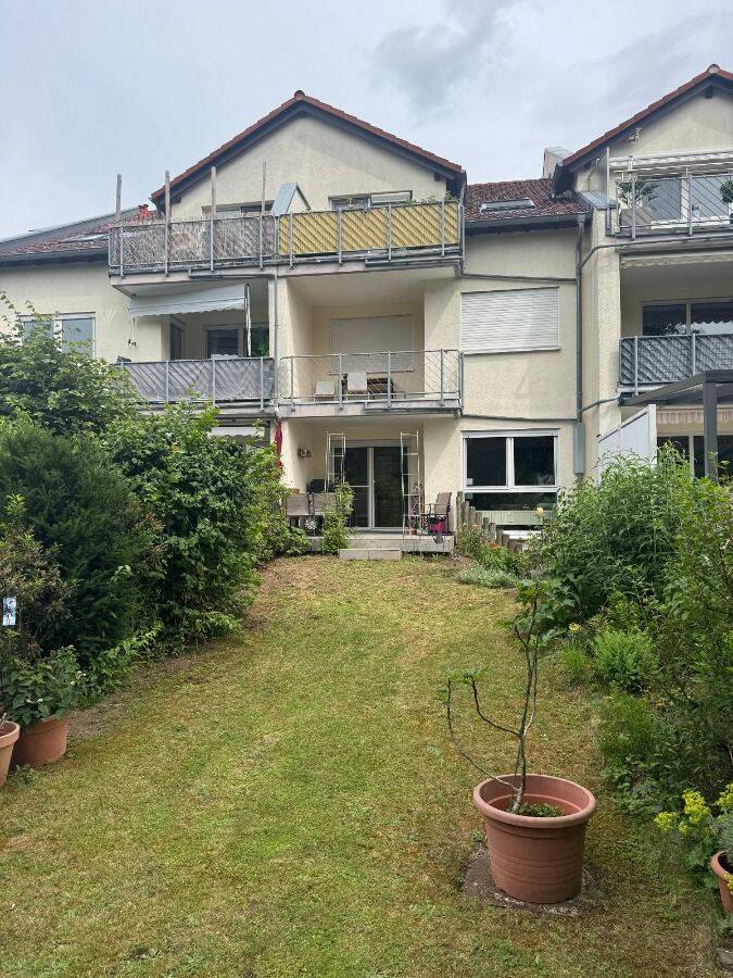 Ruhig gelegene Erdgeschoss-Wohnung mit großem eigenen Garten!, 63456 Hanau
