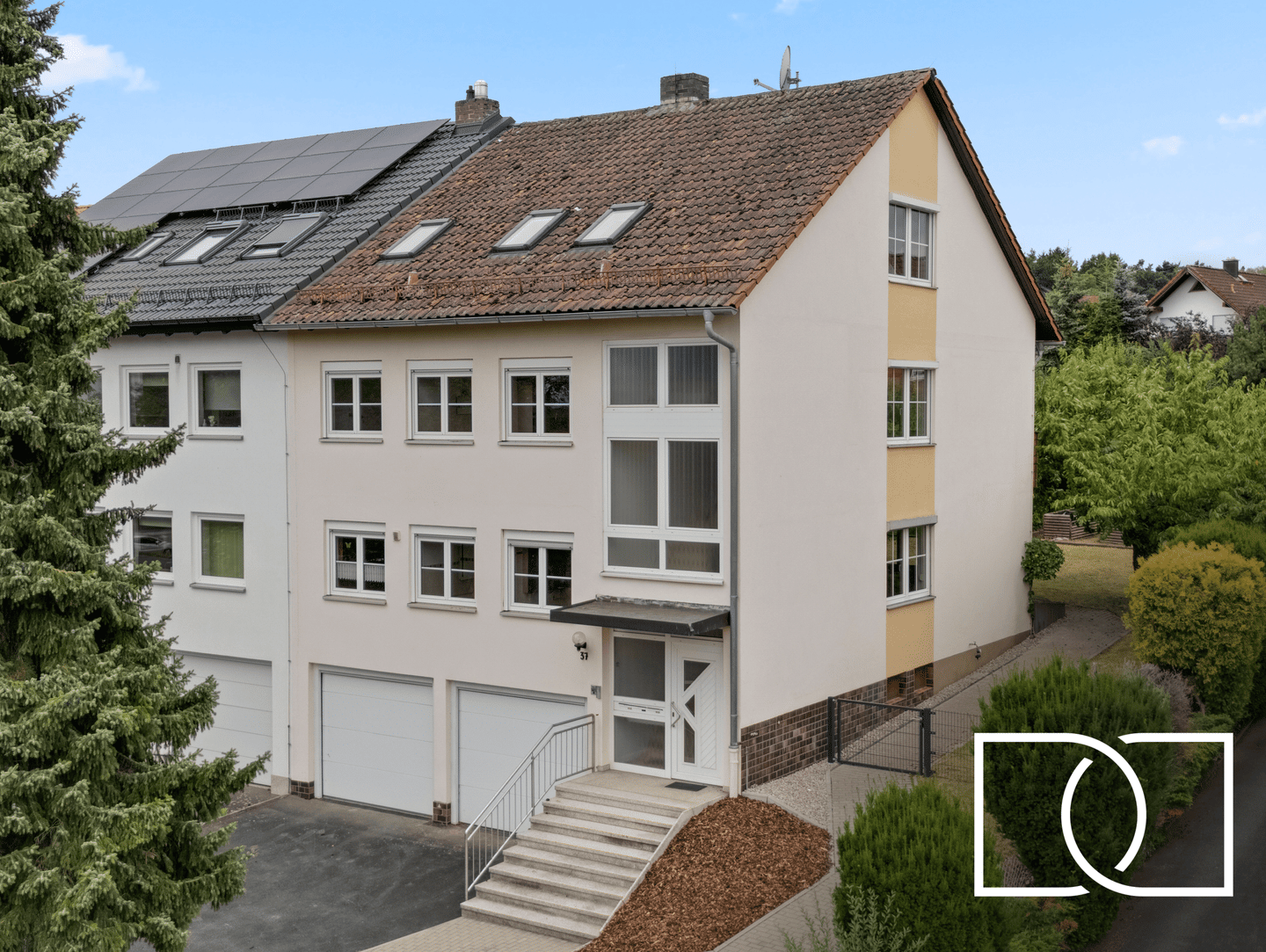 Begehrte Lage! Großzügiges Dreifamilienhaus mit vielseitigen Nutzungsmöglichkeiten am Roten Hügel, 95445 Bayreuth