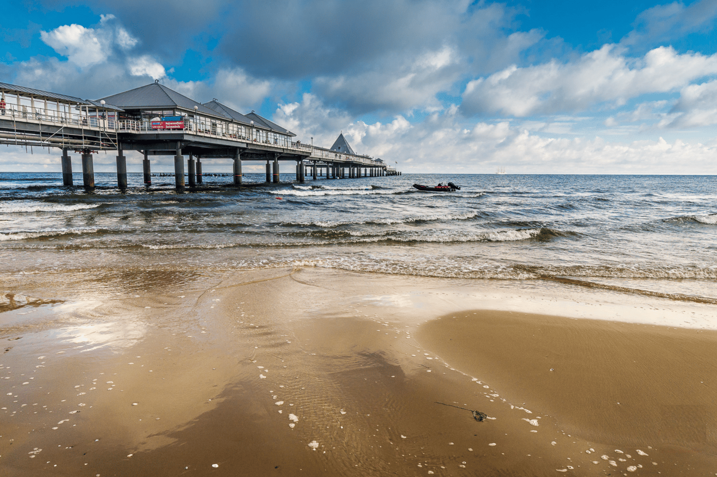 Sanierungsobjekt mit Baugenehmigung – Eine der schönsten alten Villen in erster Reihe zur Ostsee, 17424 Heringsdorf
