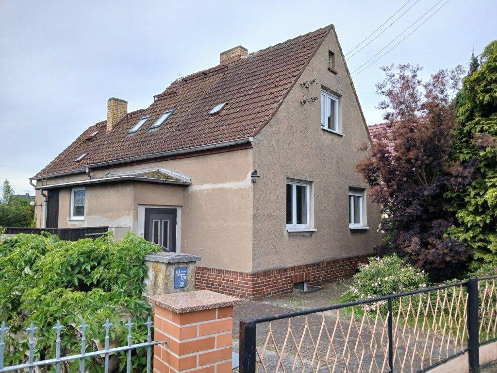 Einfamilienhaus mit Nebengebäuden – Sprotta-Siedlung, 4838 Doberschütz
