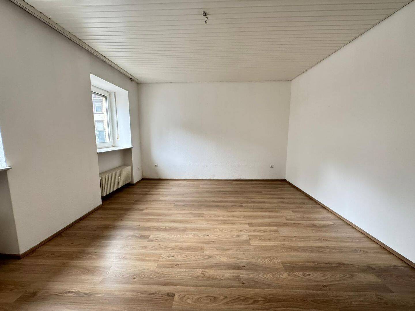 3-Zimmer-Wohnung mit Balkon, Lagerräumen & Großgarage in Zweibrücken, 66482 Zweibrücken