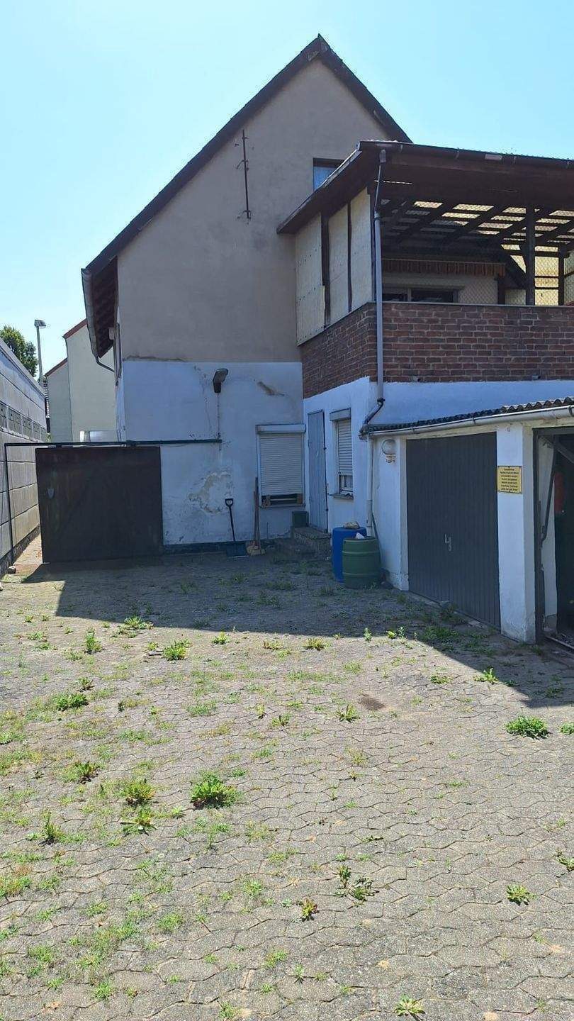 “Schnäppchenpreis” Stark sanierungsbedürftiges 1-FH in Braunschw./Broitzem m. schmalen, sehr schönem Grundstück inkl. Anbau u.Garagen, 38122 Braunschweig