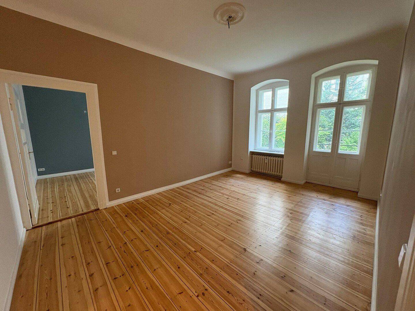 Stilvolle Altbauwohnung nahe Kurfürstendamm – Dielen, Balkon und modernes Bad, 10707 Berlin (Charlottenburg-Wilmersdorf Charlottenburg Wilmersdorf)