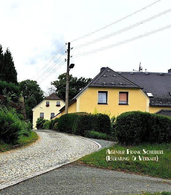 WM Aktion – Wohnen, wo andere Urlaub machen – Reihenendhaus mit Keller, Garage und viel Potenzial zur individuellen Modernisierung., 8606 Oelsnitz/Vogtl.