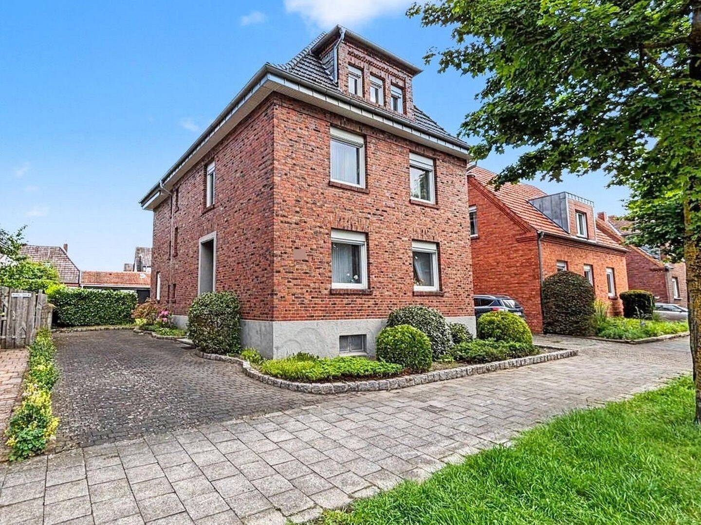 Mehrfamilienhaus oder Generationenhaus auf großem Grundstück in zentraler Lage von Rheine, 48429 Rheine
