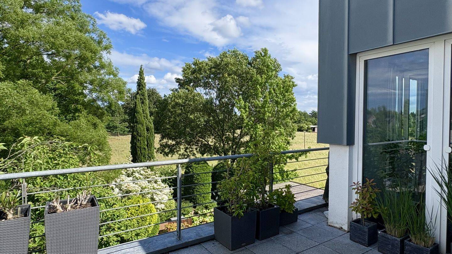 Moderne 3-Zimmer-Maisonette mit Balkon und Einbauküche, 40474 Düsseldorf (Golzheim Lohausen Pempelfort Stockum)