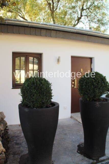 INTERLODGE Möblierte kleine Luxusvilla „Rosa II“ mit Stellplatz und Gartennutzung in Neuss-Holzheim, 41472 Neuss