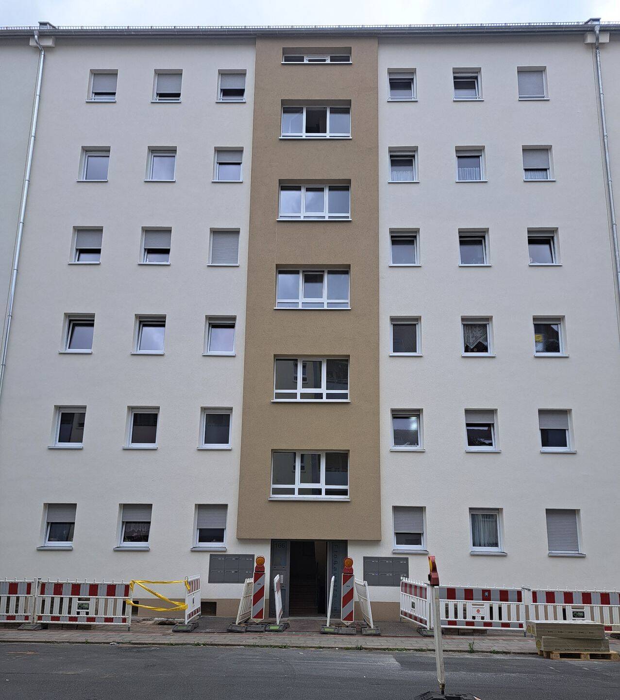 Ihre Chance auf ein neues Zuhause: Sanierte 3-Zimmer-Wohnung im 4. OG mit Balkon in 90763 Fürth!, 90763 Fürth (Südstadt Weikershof)