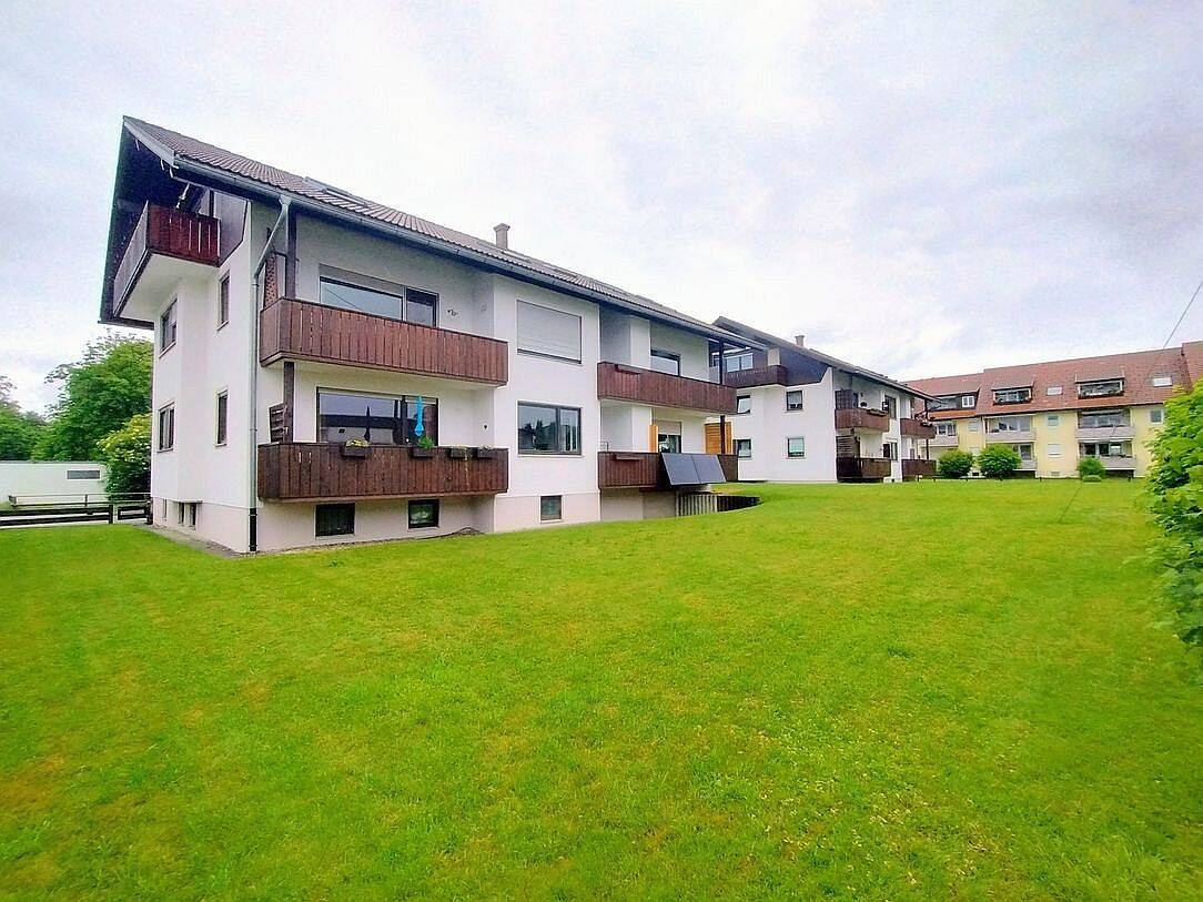ISNY zentral – 4-Zimmer-Dachgeschosswohnung – großer Sonnenbalkon – provisionsfrei, 88316 Isny im Allgäu